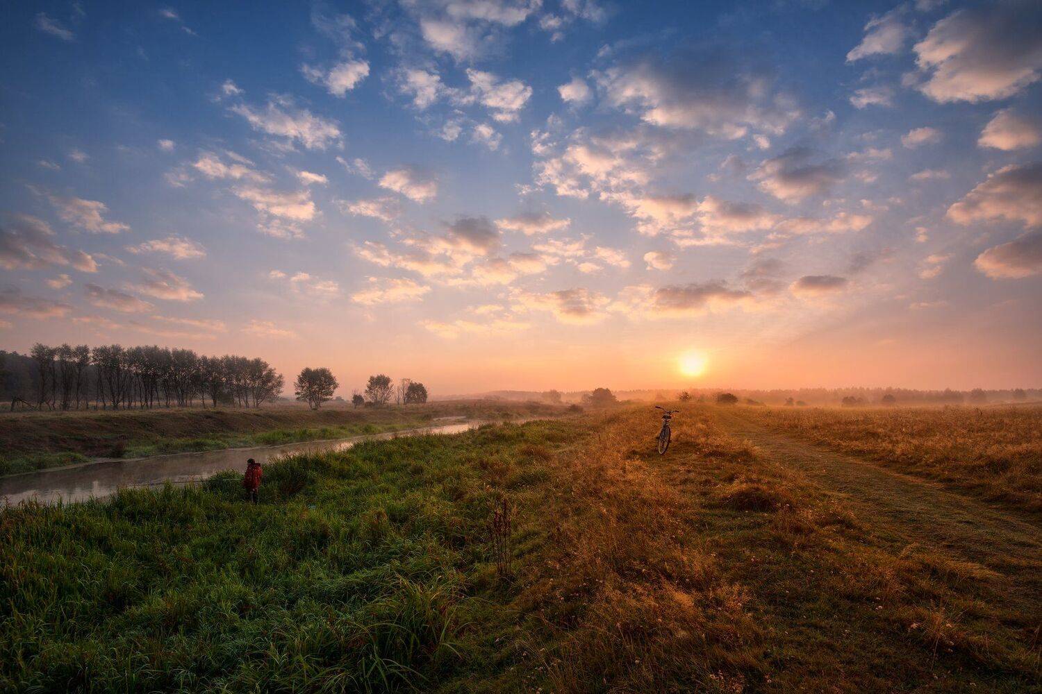 утро,рассвет,река,туман,солнце,небо,облака,рыбак,велосипед, Виталий Полуэктов