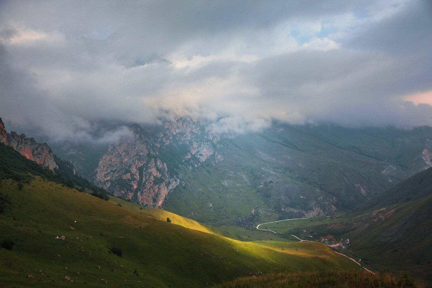 чегем,утро,лето,пейзаж,туман,ущелье., Marat Magov