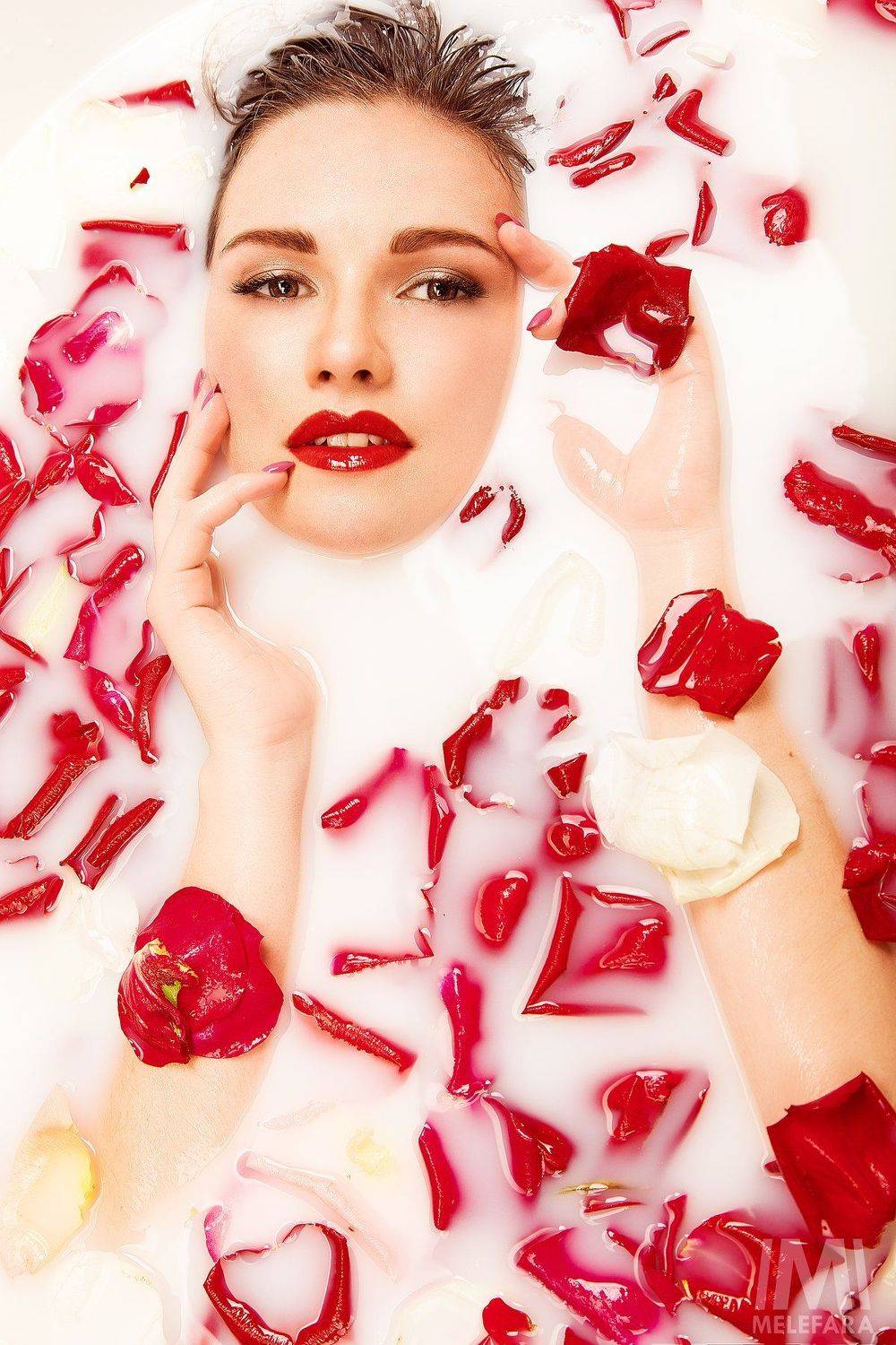 flowers, red, women, beauty, melefara, milk, fashion, rouse, white, SERGEI MELEFARA