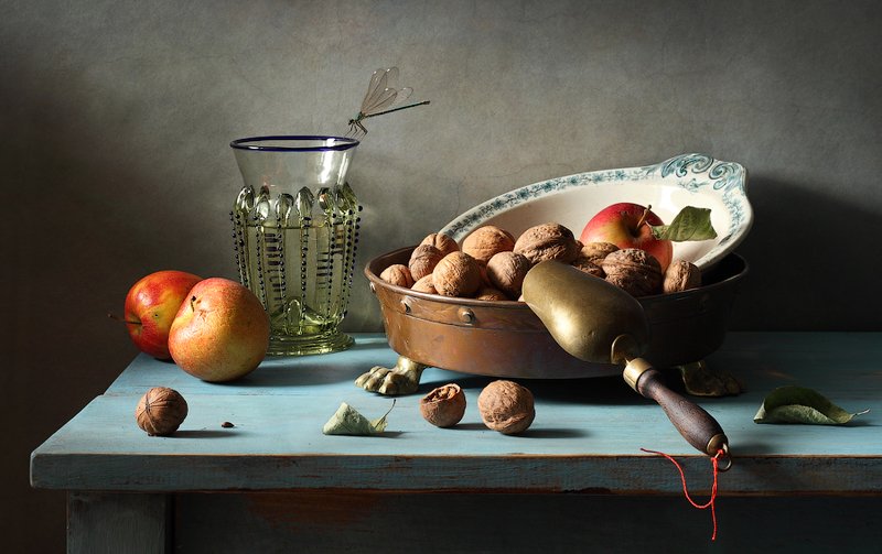 Яблоки и орехи фото превью