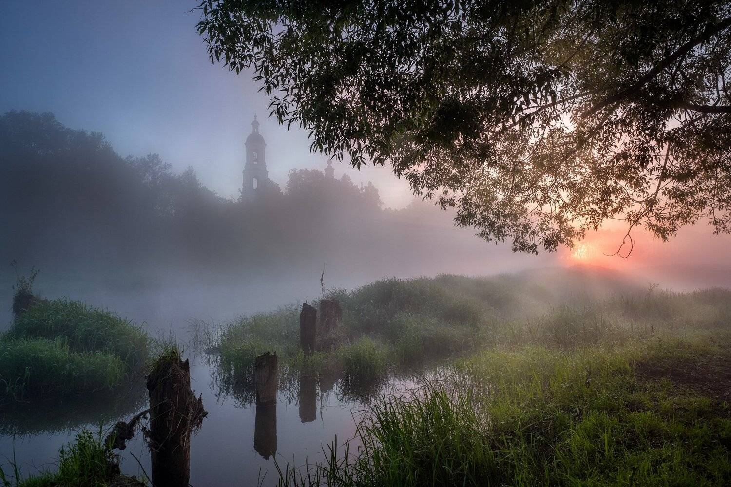 филипповское, шерна, река, утро, рассвет, туман, мост, небо, весна, май, восход, путешествие, пейзаж, колокольня, Андрей Чиж