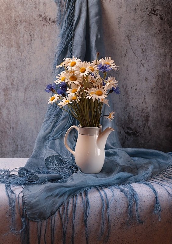 martwa natura z rumianem  i chabrami фото превью