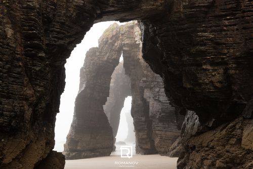 Foggy morning at Las Catedrales – Туманное утро у Кафедралов