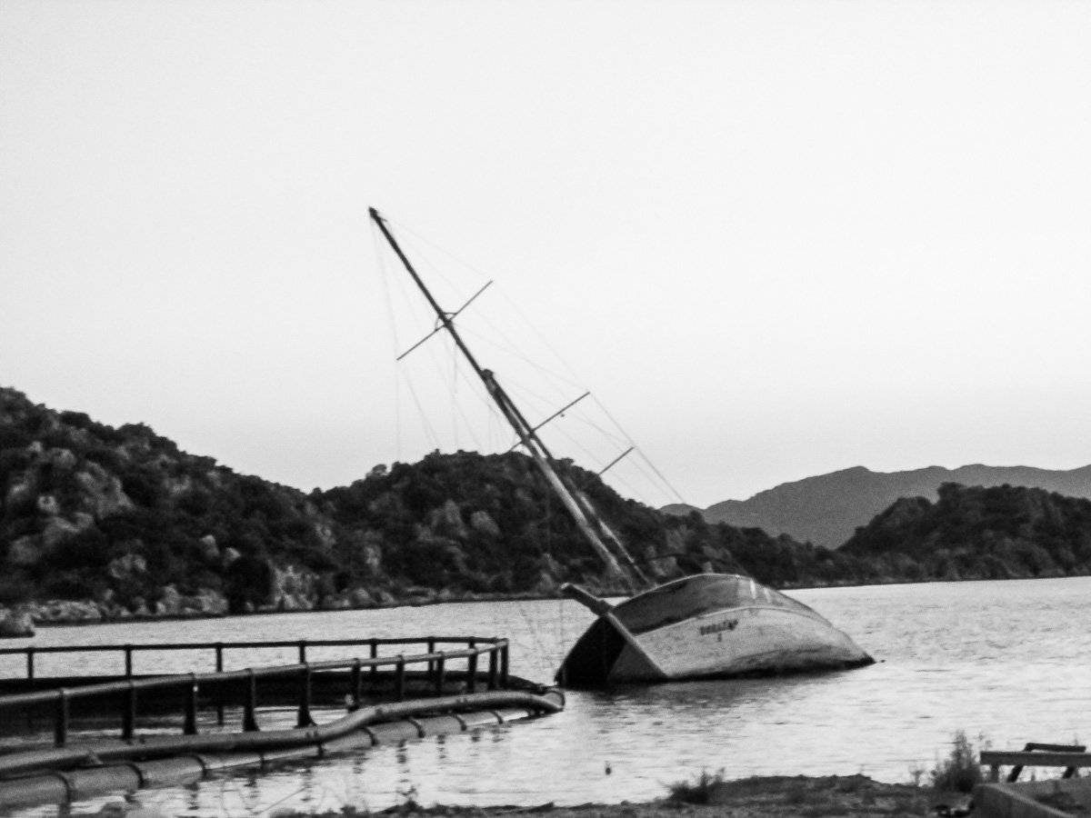 корабль, судно, море, черно-белое, крушение, Сергей Козинцев