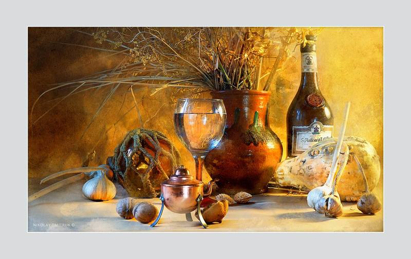 натюрморт бокал воды. светлый фото превью