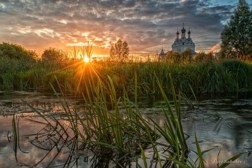 Летний закат в Тайнинском