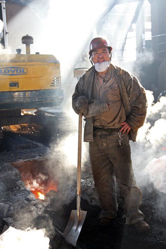 In front of the furnace фото превью