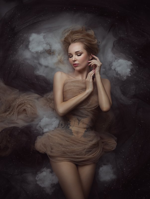 женщина сухой лед арт Рита фото превью