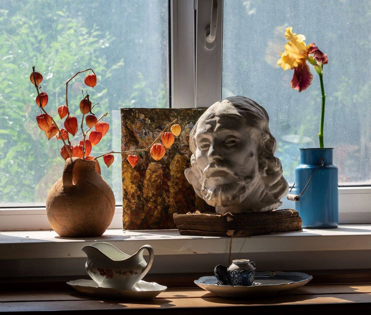 натюрморт, открытка, бумага, книга, still life, old books, старые книги, скульптура, голова, цветы, Евгений Корниенко