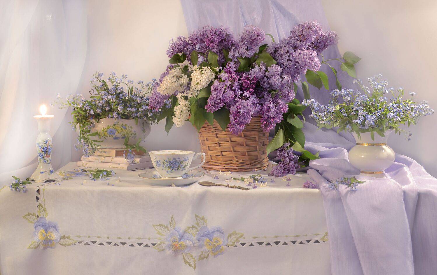 still life,натюрморт,цветы, фото натюрморт, сирень, лето, июнь, незабудки, свеча, подсвечник, настроение,, Колова Валентина