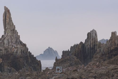 Pre-dawn touch from behind the line of horizon - Предрассветное прикосновение из-за линии горизонта