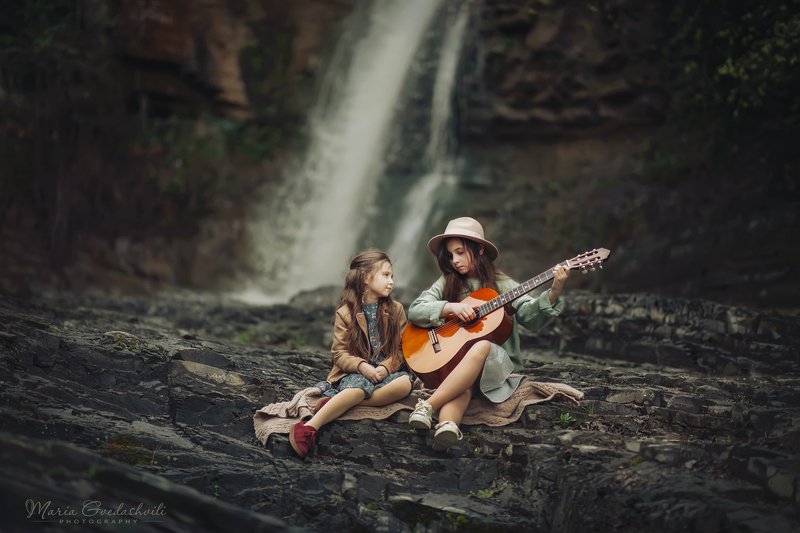 Sisters фото превью