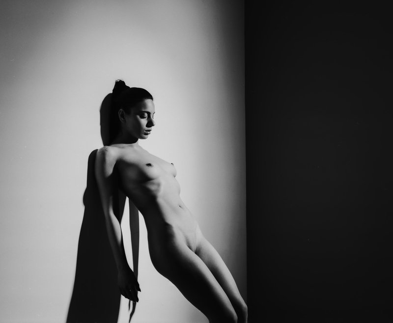 Naked contrast фото превью