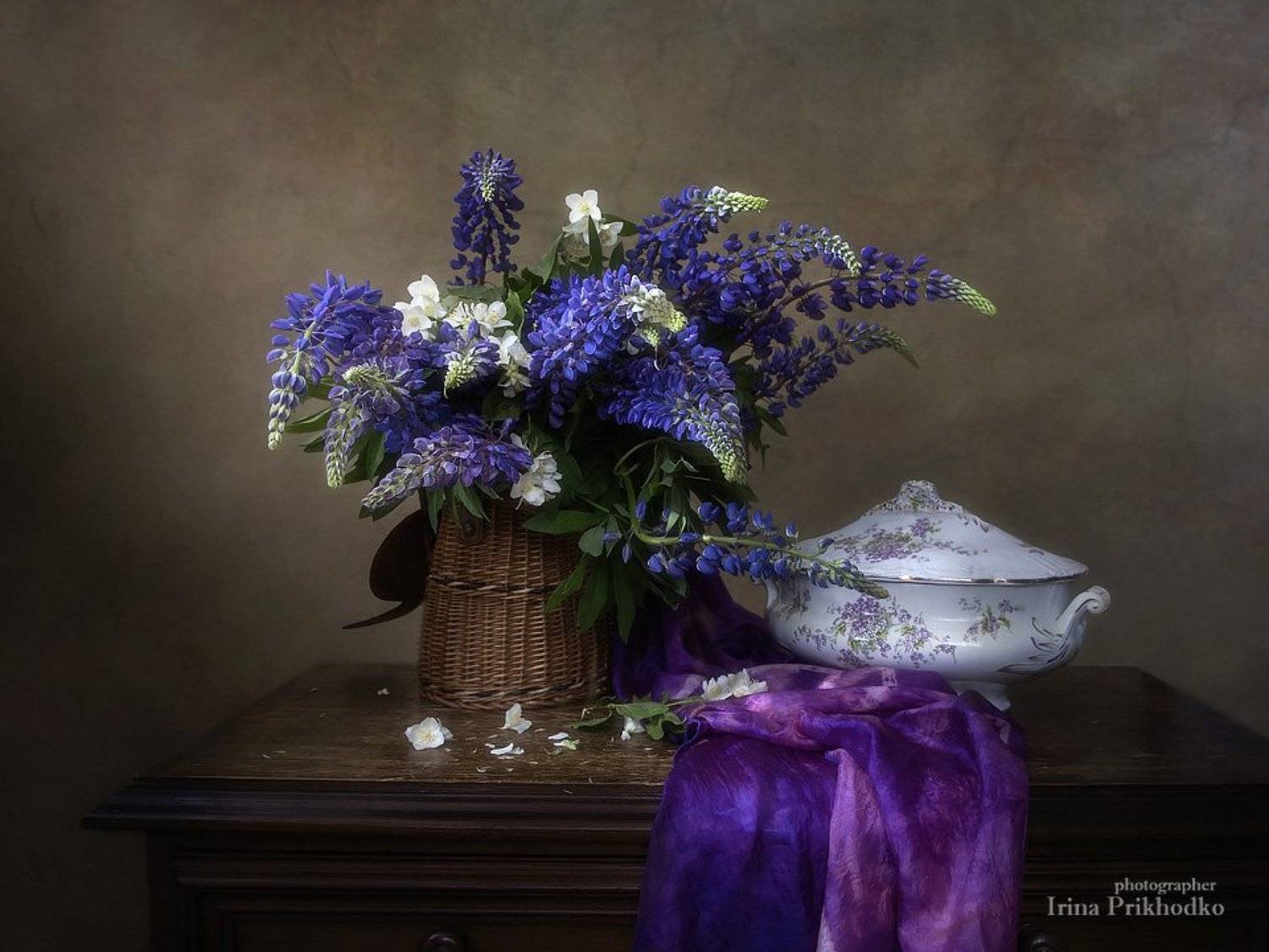 натюрморт, цветочный натюрморт, винтажный натюрморт, букет, люпин, кузнецовский фарфор, Ирина Приходько