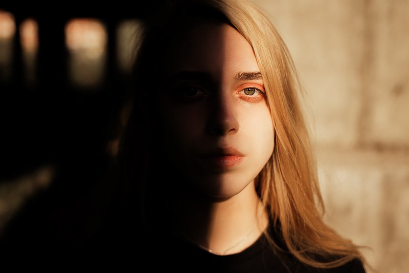 фото, портрет, девушка, тень, свет Свет/Тень фото превью