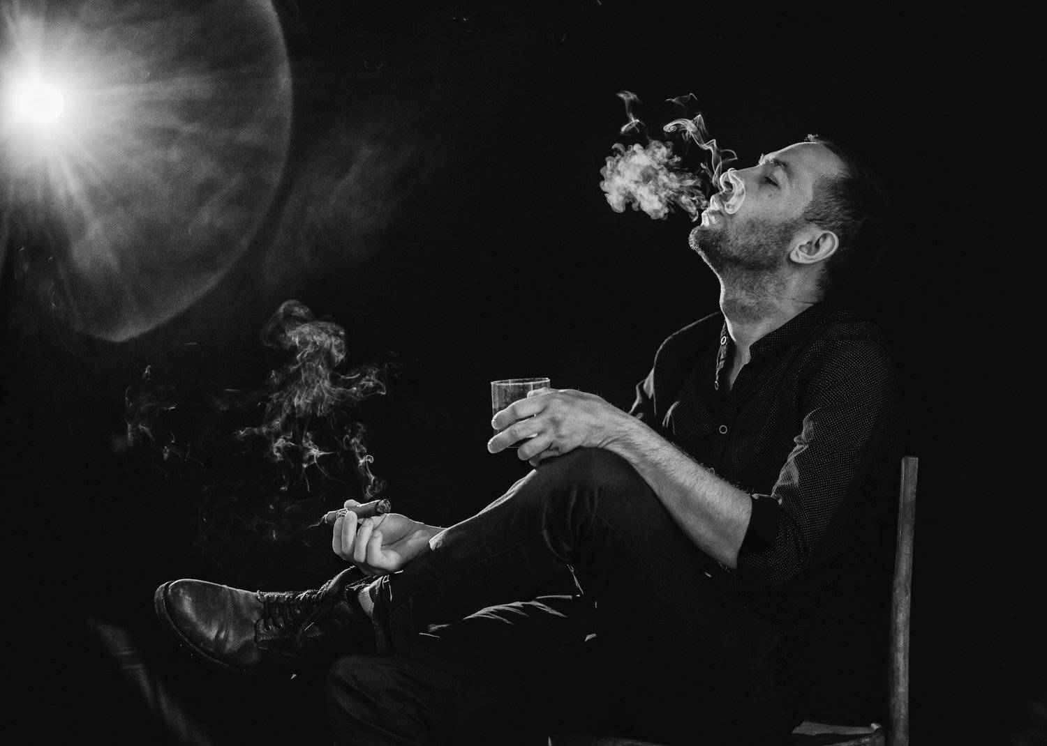 мужской портрет, портрет, мужчина, чернобелое фото, дым, сигара , Мария Братан