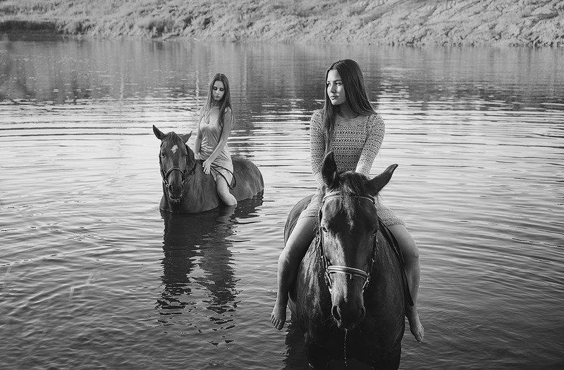 Купание коней фото превью