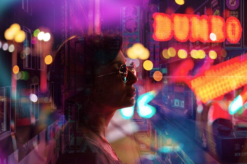 В парке ночного города фото превью