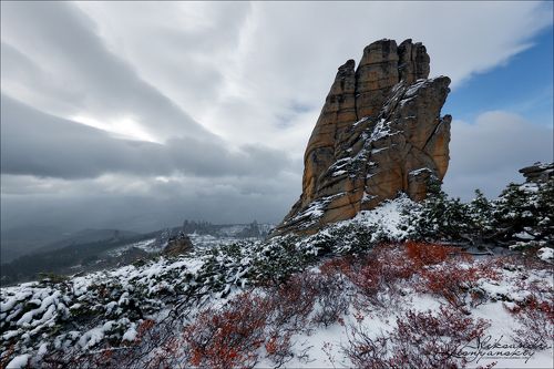 Сдержанные аплодисменты