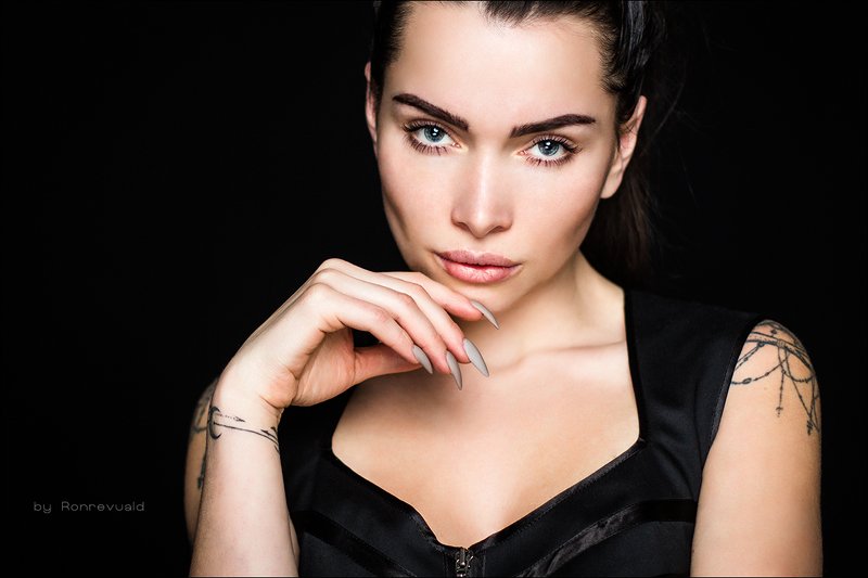 girl,woman,eyes,beauty,portrait,fashion,light,девушка,портрет,москва,свет, глаза,studio Adel in studio фото превью