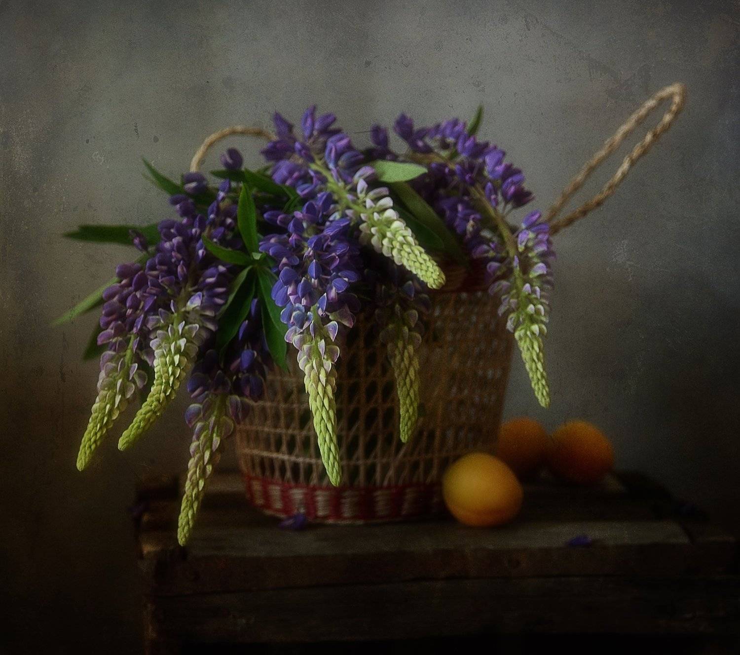 натюрморт,люпины,корзинка,цветы,лето, Наталия К