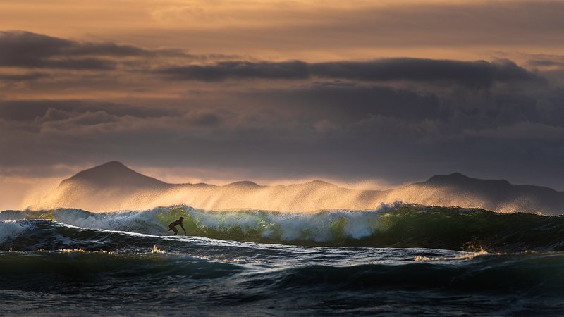 Under the wave фото превью