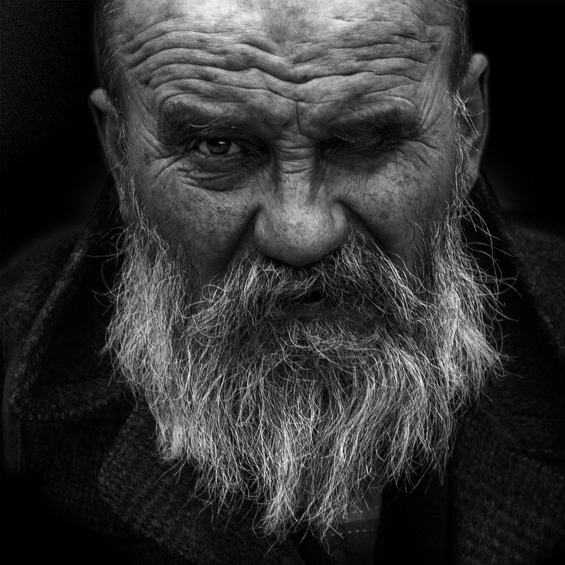 подозрительный прищур фото превью
