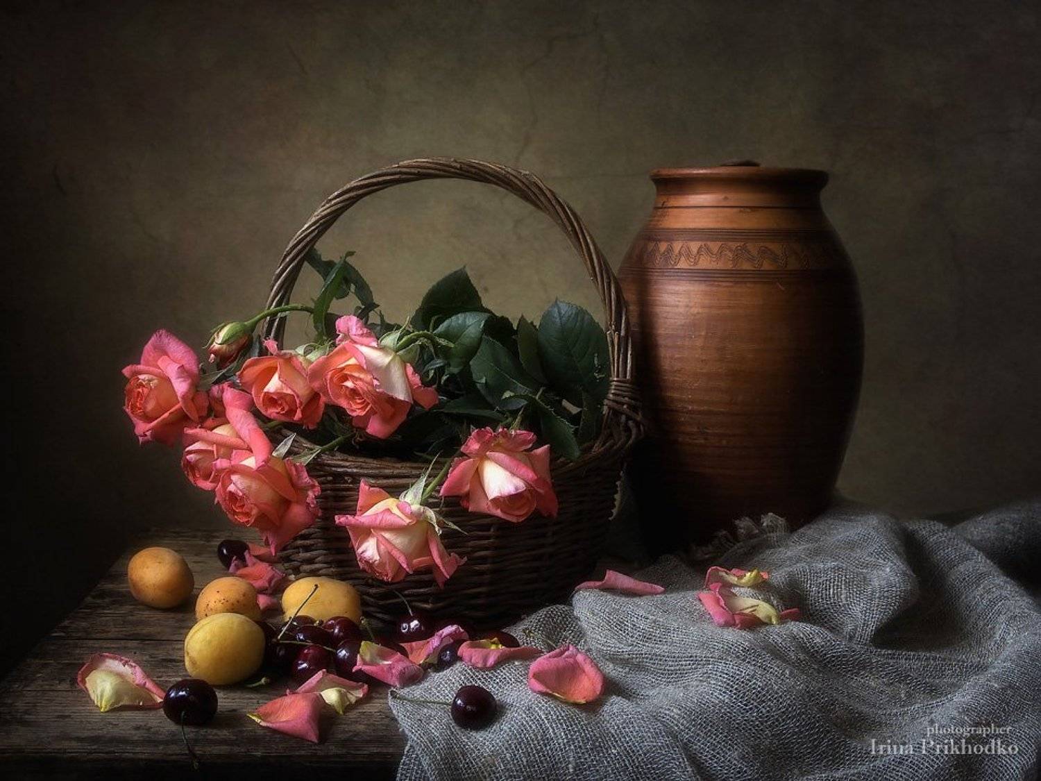 натюрморт, ретро, деревенский стиль, розы, корзина, фрукты, Ирина Приходько