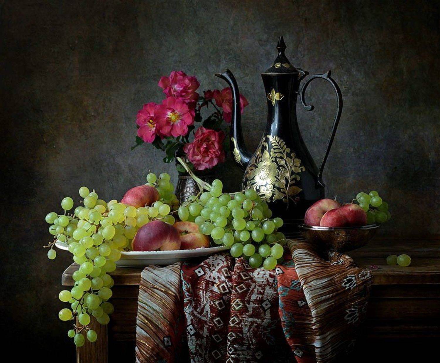 натюрморт, розы, виноград, кувшин, фрукты, Галина Рябикова-Багузова