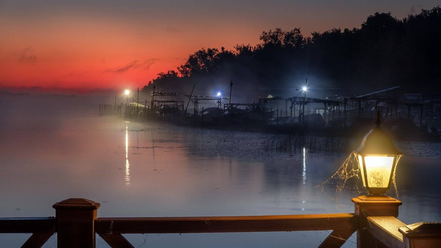 кострома, река, водохранилище, пирс, ночь, туман, огни, фонари, лодки, лес, Андрей Чиж