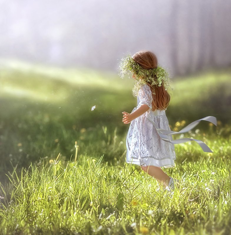 детство, детский портрет, лето, девочка, настроение, бабочка На одной волне фото превью