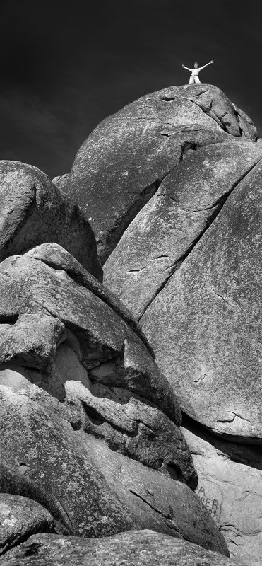 пейзаж, природа, заповедник, камни, скалы, горы, высота, вершина, высь, чб, черно-белое, трещины, альпинизм, скалолаз, красноярск, столбы Свобода! фото превью