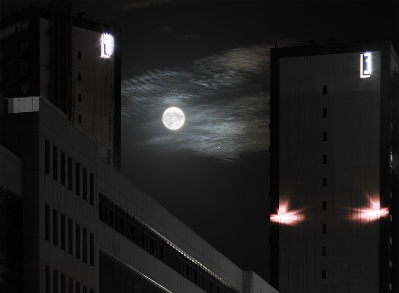 Луна, Юпитер, полнолуние, планета, спутник, ночь, астрофото, небо, ночное небо, облака Затерянная Луна фото превью