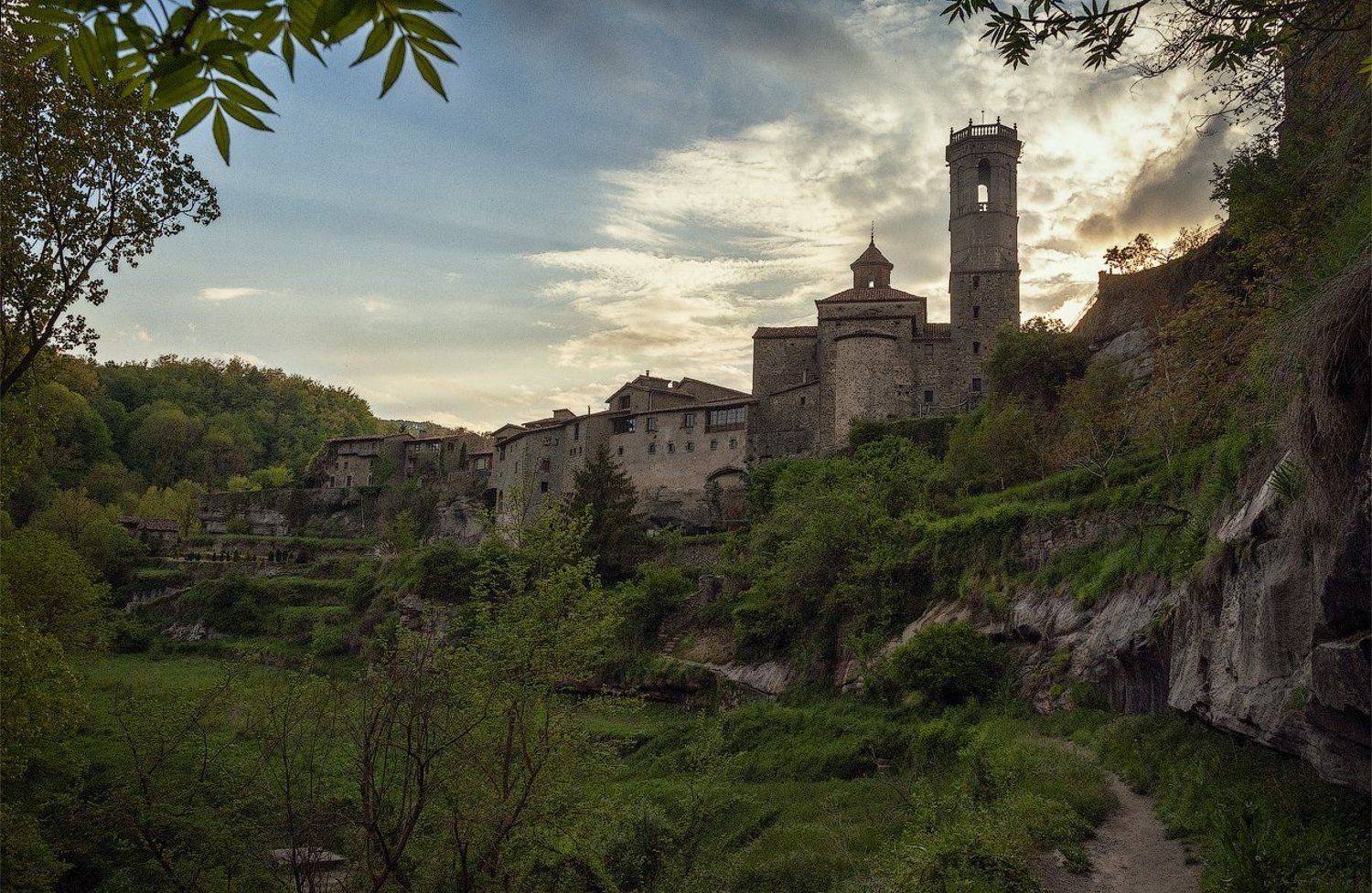 испания, каталония, рупит, закат, облака, путешествие, на, машине, деревья, старый, город, Андрей Кобыща