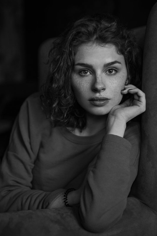 portrait, портрет, girl, indoor, studio, девушка, молодость, ламповый, retouch, ретушь, lamp, bw, чб Mariahn фото превью