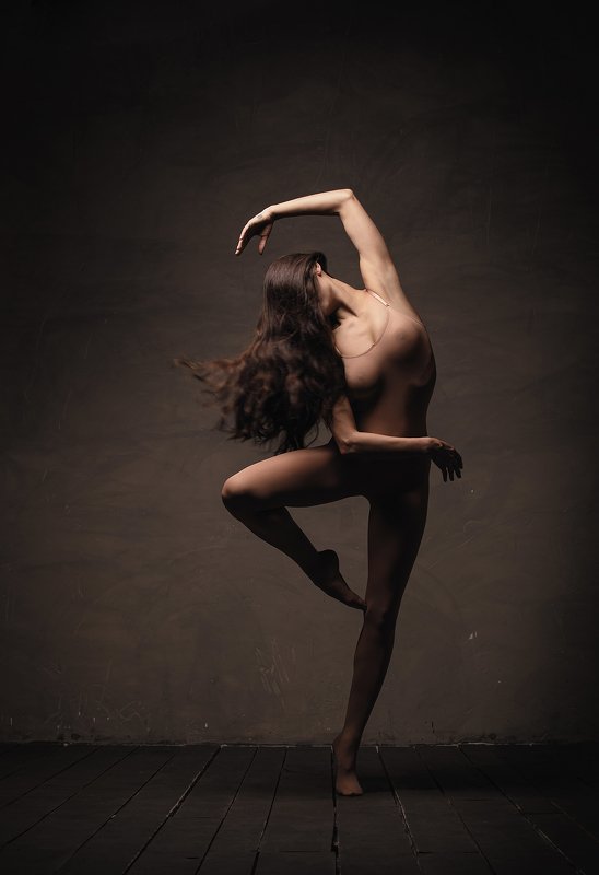 танец Момент фото превью