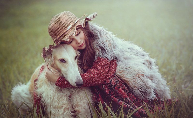 детство, детский портрет, лето, девочка, настроение, собака, борзая, дружба, шляпка вместе фото превью