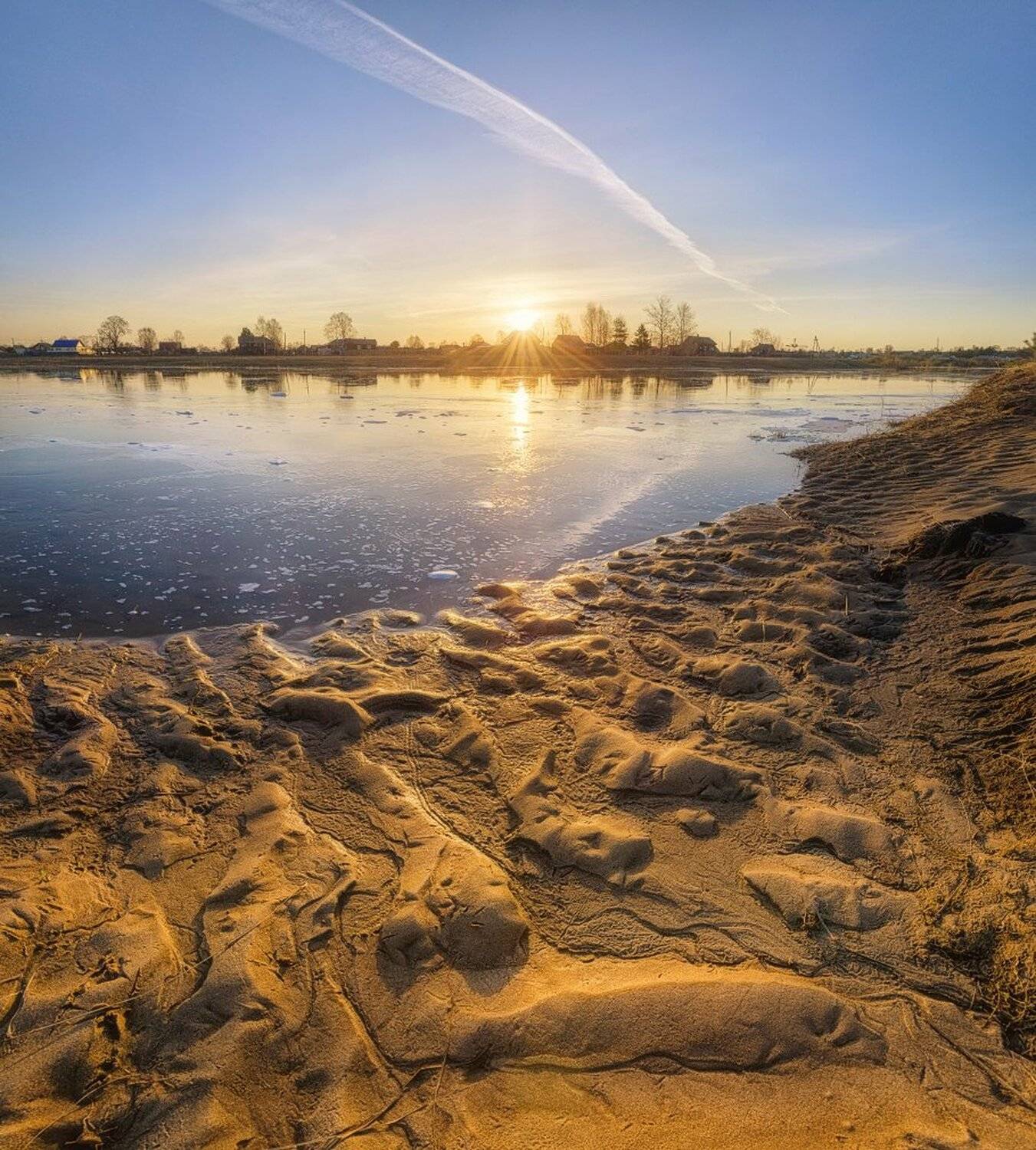 , Устюжанин Михаил