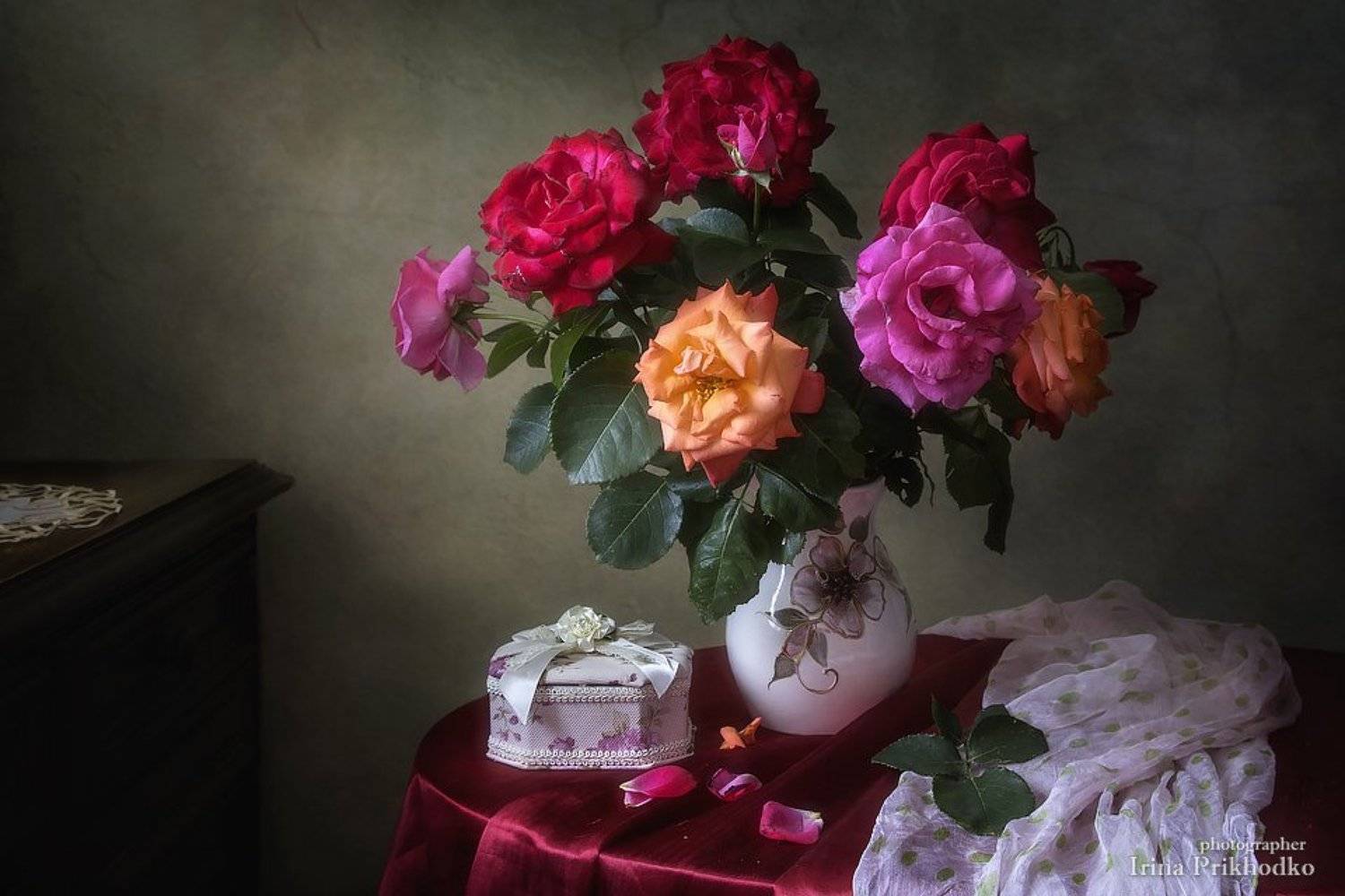 натюрморт, лето, садовые розы, букет, интерьер, ретро, Ирина Приходько