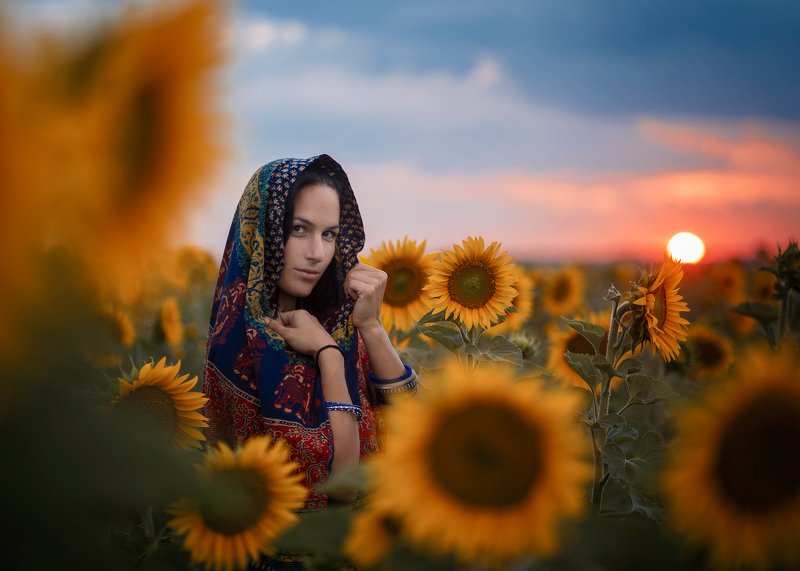 woman, model, people, portrait, retouch, sunflowers, sunset Константина фото превью