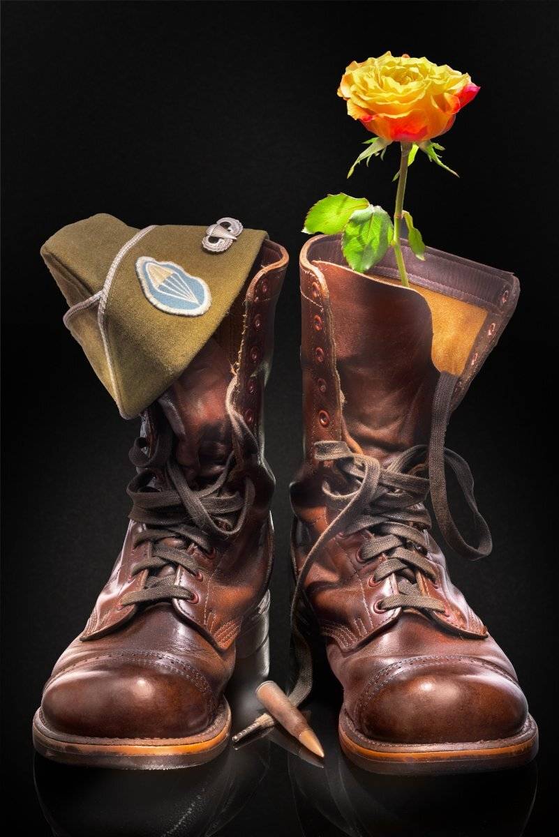 jump boots, corcoran, wwii, war, jamp badge, field cap, rifle cartridge, rose, война, любовь, роза, пилотка, фирма corcoran, десантные ботинки, винтовочный патрон, пилотка, эмблема десантника, Tom Fincher