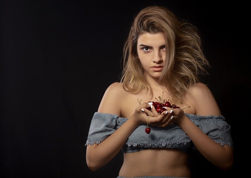 Первая черешня фото превью