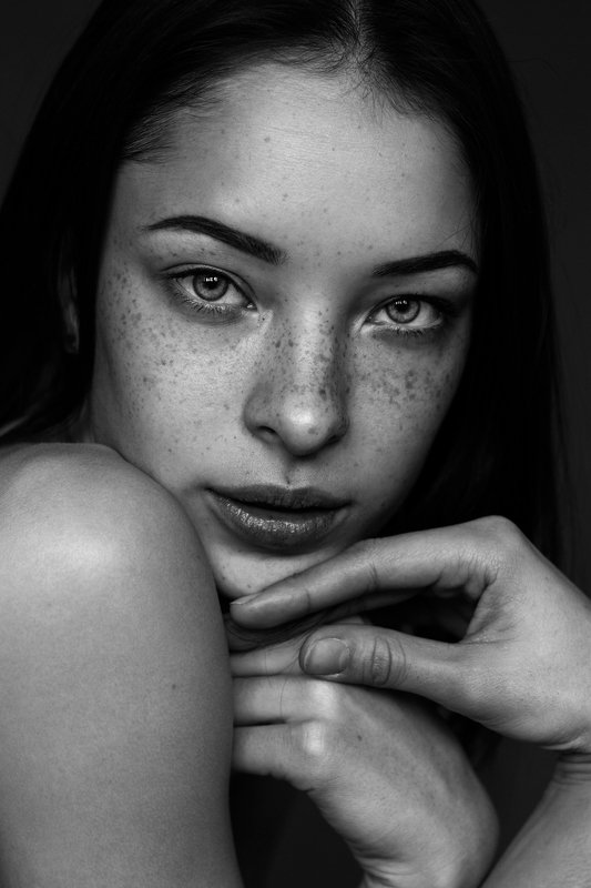 девушка, веснушки, портрет, черно_белое, , модель, гламур, black&white, girl, popular, art, model, woman, beautiful, studio, freckles Лиза фото превью