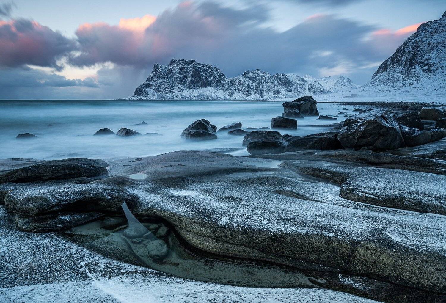 lofoten,utakleiv,winter,norway,norwegian,wintertime,scandinavia,beach,frozen,frost,snow,snow storm,sea seashore,coast,, Adrian Szatewicz