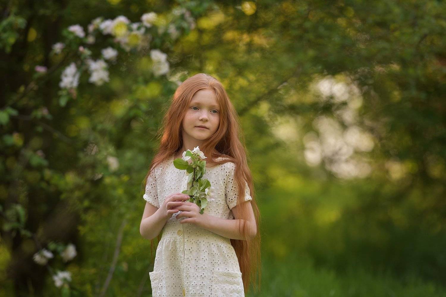 дети, детская фотография, яблоневый сад, яблони, девочка, Надежда Каминская