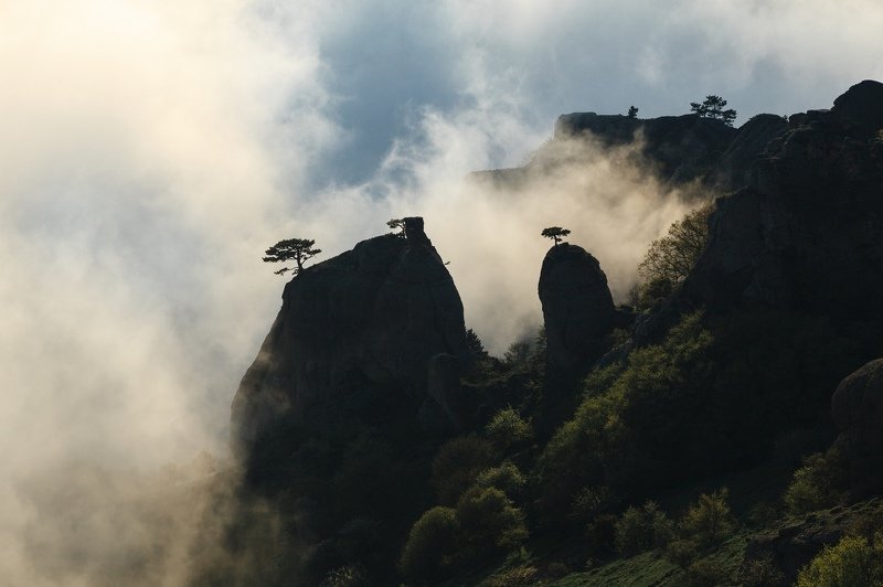 Крым, Демерджи, Долина Приведений, туман Долина Приведений фото превью
