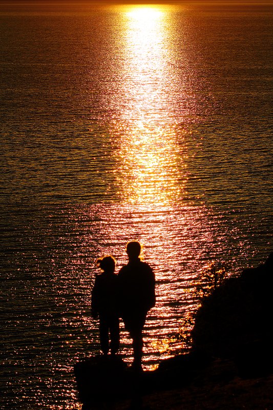 вечер, солнце, озеро, берег, вода, evening, sunset, lake, shore, water Пурпурной полосой огня прозрачный озарён закат... фото превью