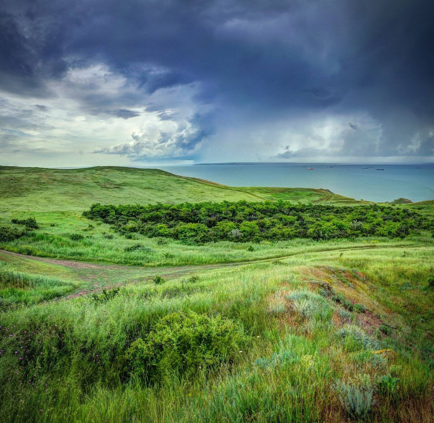 весна, пейзаж, холмы, море, ненастье, ливень, азовское море, меотида, черное море, понт эвксинский, керченский пролив, пантикапей, боспорское царство, керчь, крым, россия, Анатолий Щербак