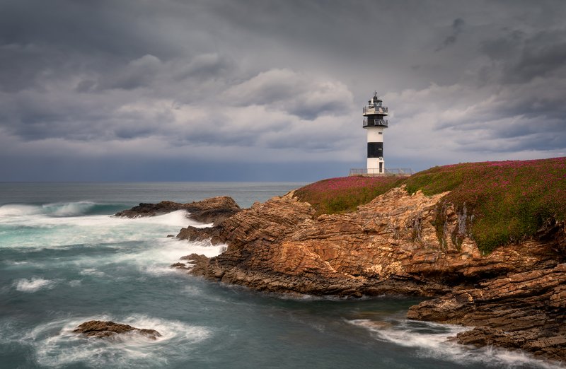 Маяк. Faro de Ribadeo. Маяк. Faro de Ribadeo. фото превью