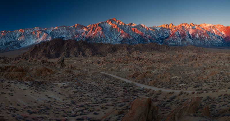 Sunrise at Alabama Hills фото превью